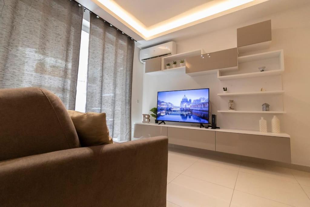 Lovely Modern 1 Bedroom In Appartement *